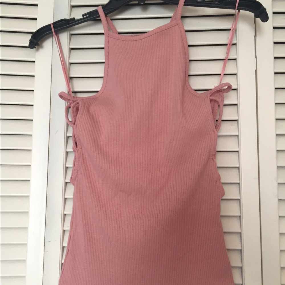 Pink ribbed high-neck tank top
